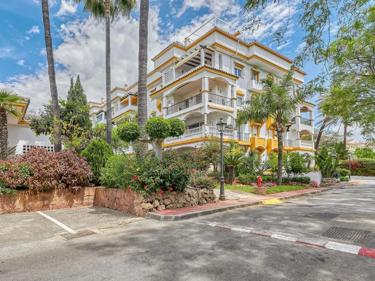 Apartment Hacienda Nagueles By Interhome Marbella